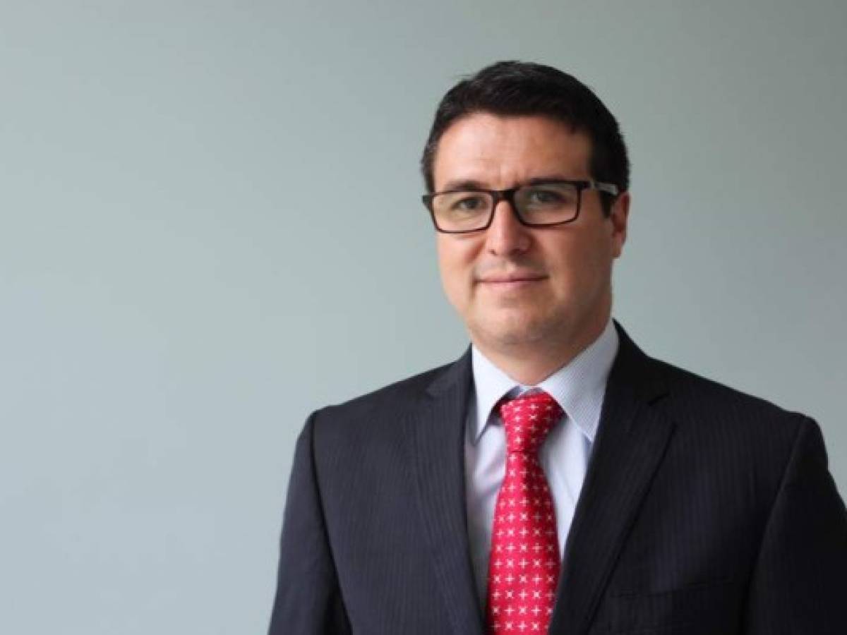 La empresa que firma con Panamá Pacífico tiene seguridad jurídica automática de 10 años. Eso le garantizará que le van a respetar todos los acuerdos que tiene, Hernán Riveros, gerente de desarrollo estratégico de clientes de Panamá Pacífico. La empresa que firma con Panamá Pacífico tiene seguridad jurídica automática de 10 años. Eso le garantizará que le van a respetar todos los acuerdos que tiene, Hernán Riveros, gerente de desarrollo estratégico de clientes de Panamá Pacífico.