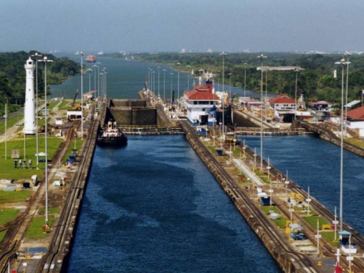 Canal de Panamá supera previsiones de tránsito