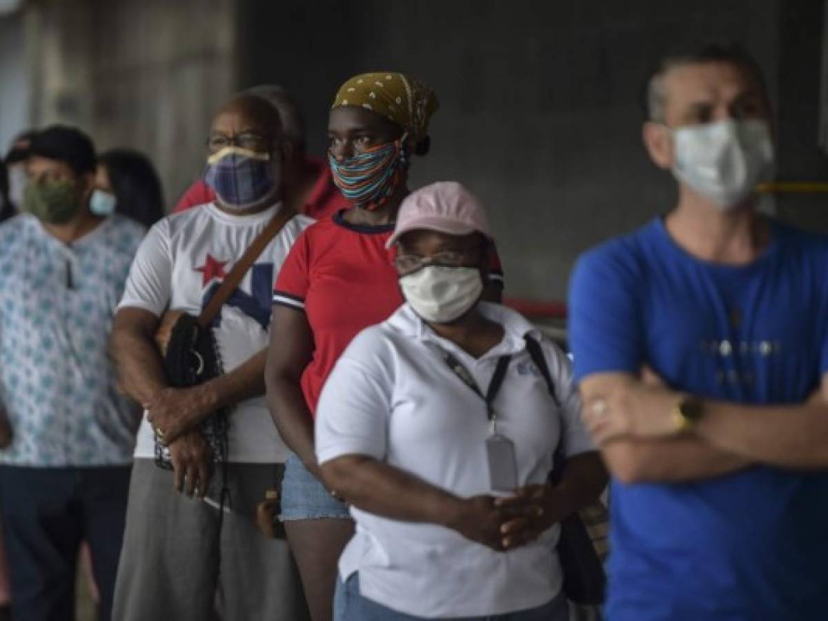 Panamá anuncia 'reingeniería' en hospitales por pandemia