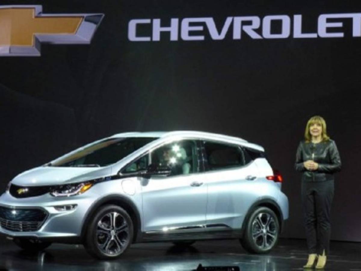 GM entrega primeros autos 100 % eléctricos de precio medio en EEUU