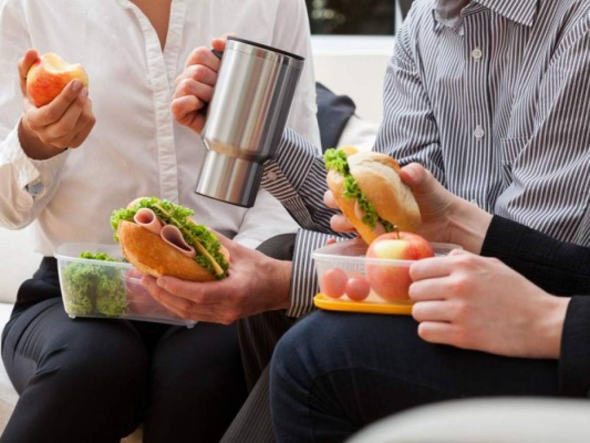 Comer de forma saludable en la oficina es posible