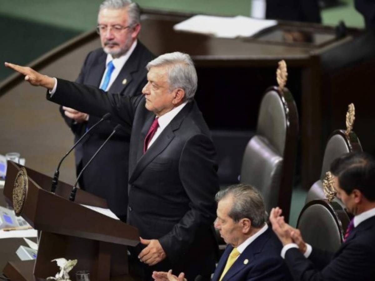 México: AMLO promete perseguir a los corruptos en su primer día como presidente