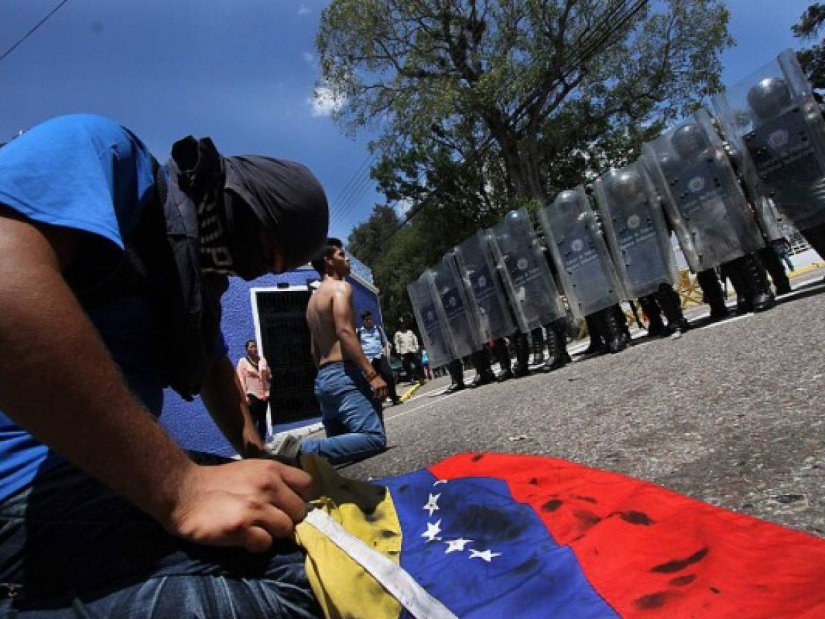 Maduro lleva a su régimen a un ciclo de brutal represión