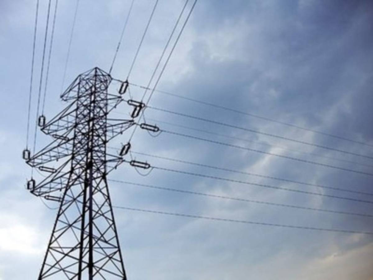 Guatemala busca 95% de cobertura eléctrica