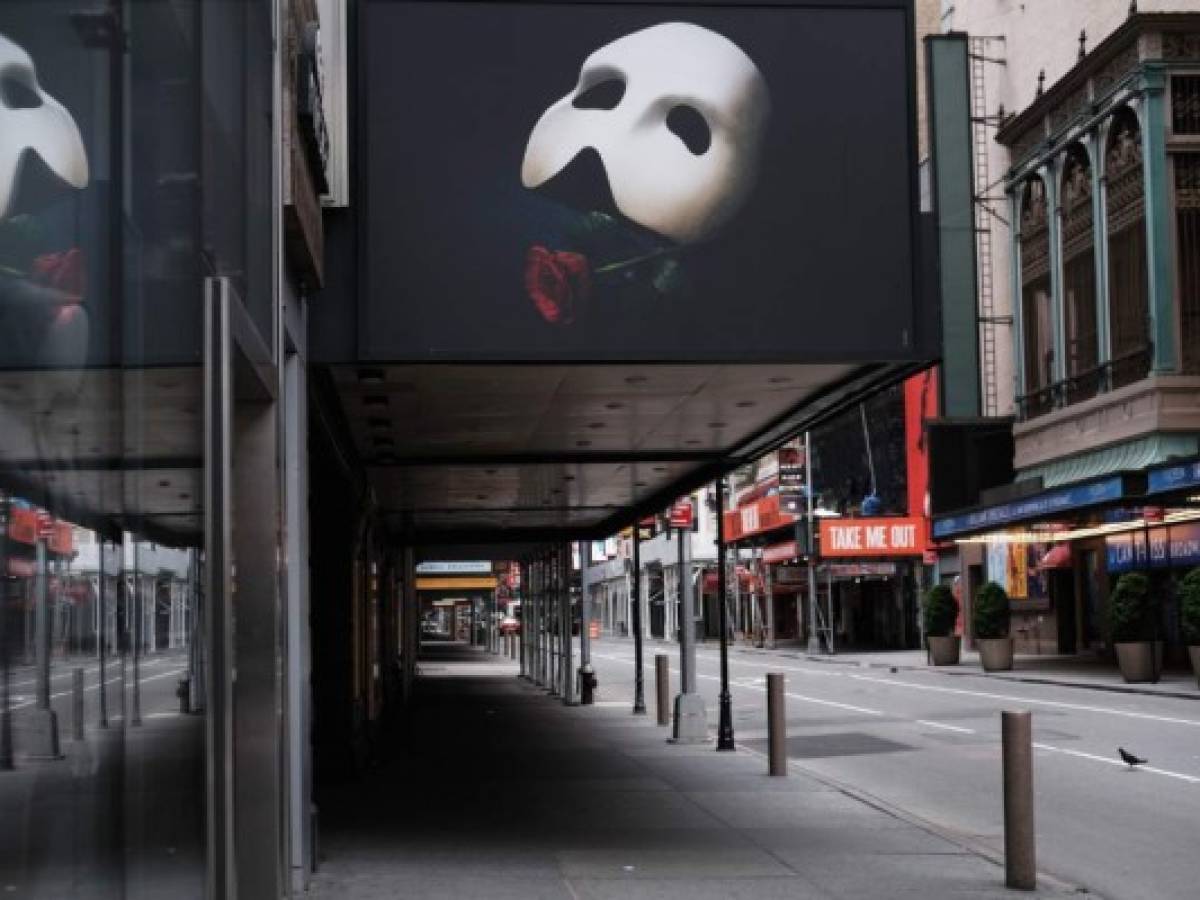 Broadway teme la asfixia y clama por apoyo público