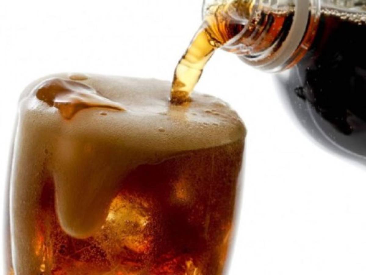 La OMS pide a los gobiernos gravar las bebidas azucaradas