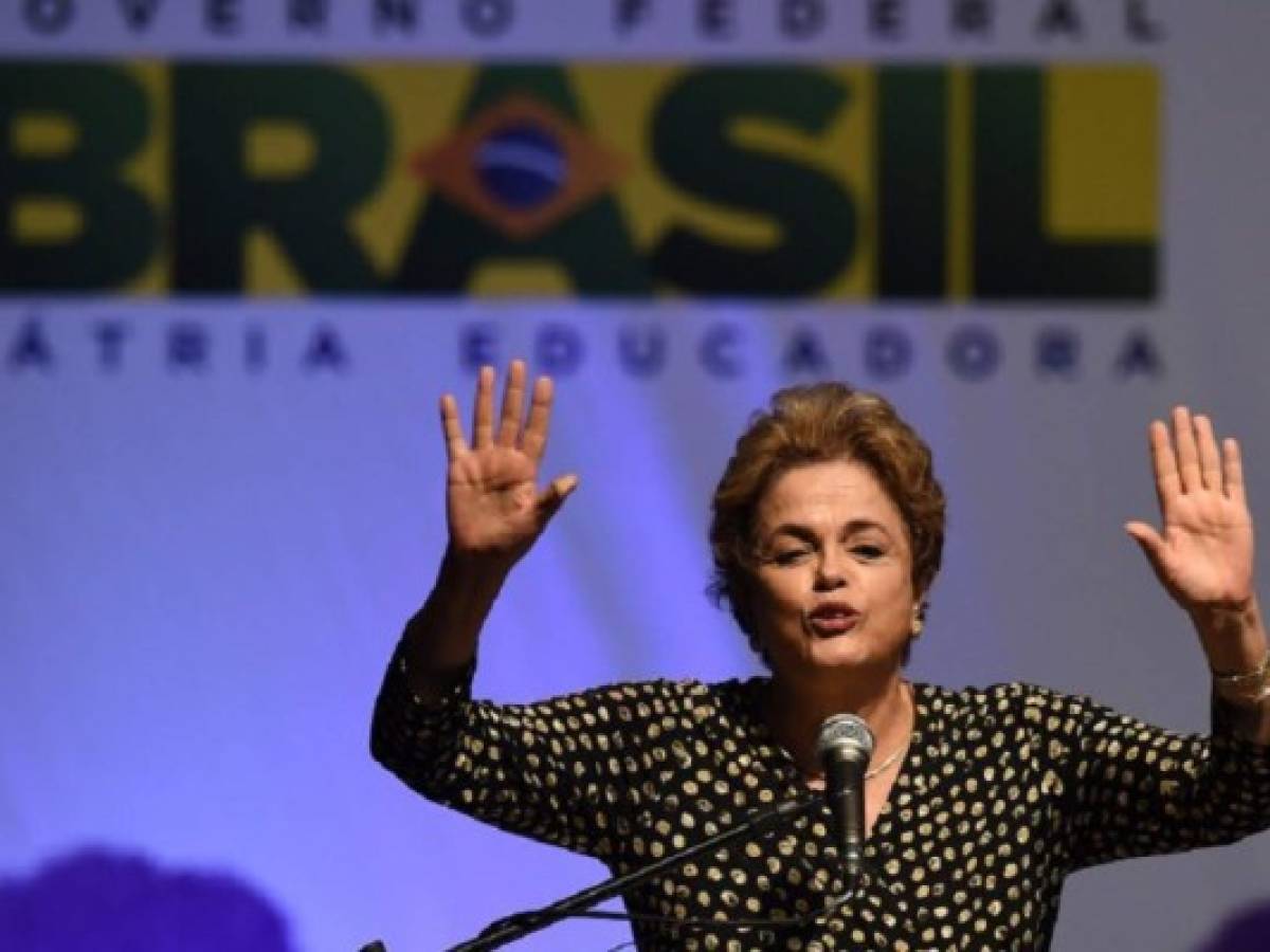 Dilma Rousseff llama a los brasileños a movilizarse contra el 'golpe'