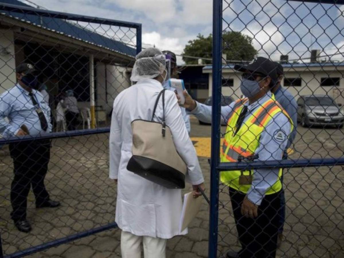 Nicaragua: Médicos despedidos en medio de la pandemia demandan reintegro