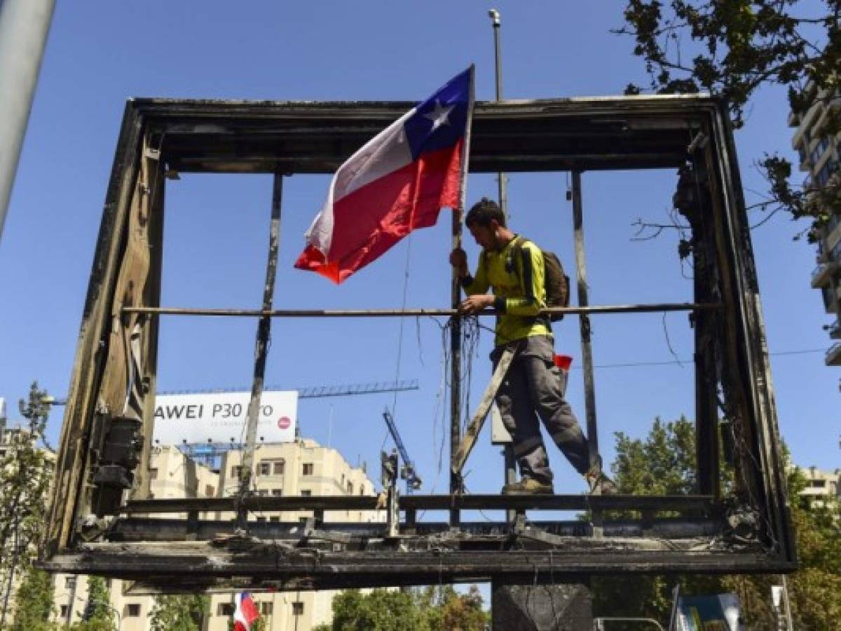 Chile: Gobierno congela factura eléctrica para aplacar malestar social