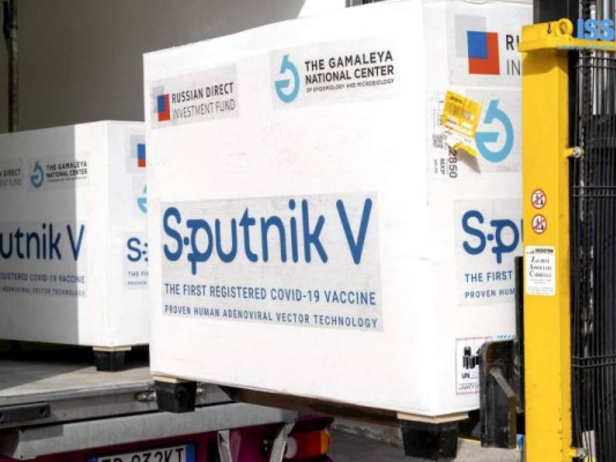 El segundo componente de la vacuna Sputnik V no venía en el primer lote de 40,000. El segundo componente de la vacuna Sputnik V no venía en el primer lote de 40,000.