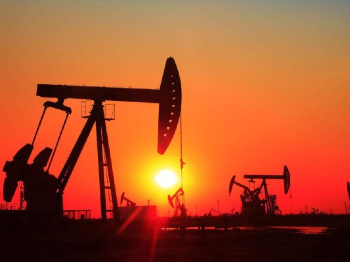 Precios del crudo cierran al alza tras postura de Arabia Saudita contra aumentar oferta