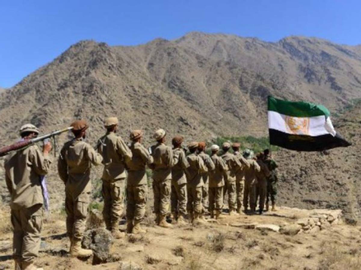 Afghan resistance movement and anti-Taliban uprising forces take part in a military training at Malimah area of Dara district in Panjshir province on September 2, 2021 as the valley remains the last major holdout of anti-Taliban forces. (Photo by Ahmad SAHEL ARMAN / AFP)