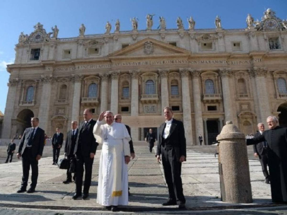Francisco duro con los excesos: se acabó la 'vida de faraón' en el Vaticano