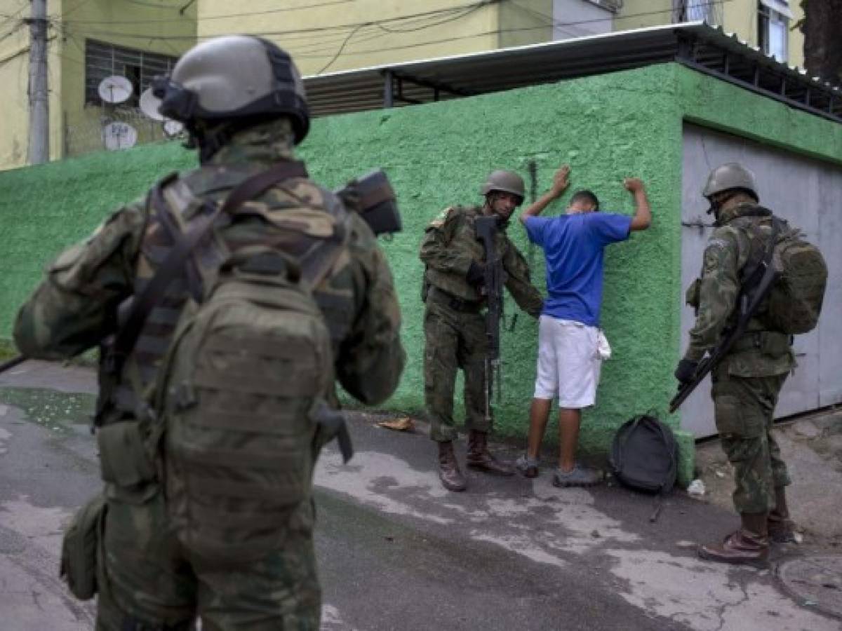 Brasil: El presidente Temer militariza a Rio de Janeiro