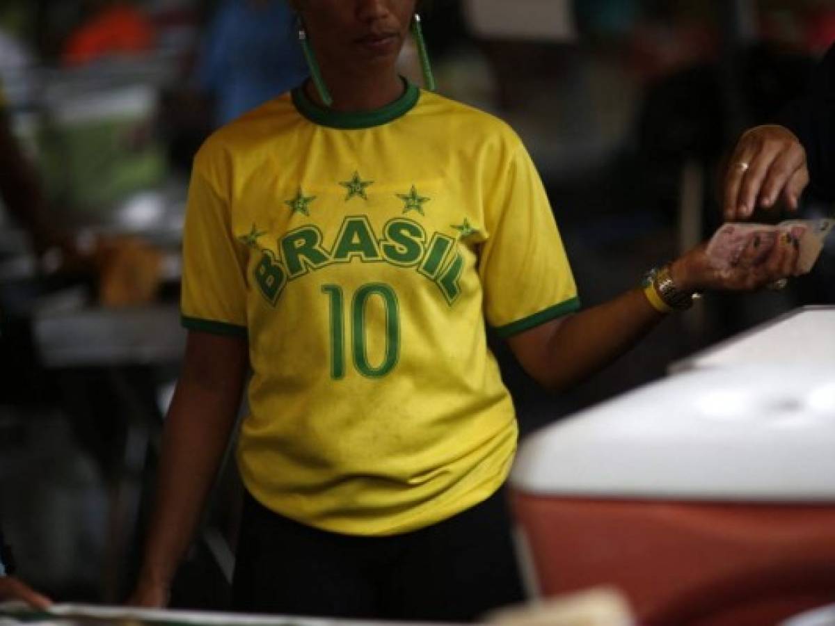 Brasil pasa de humillación en el fútbol a estanflación