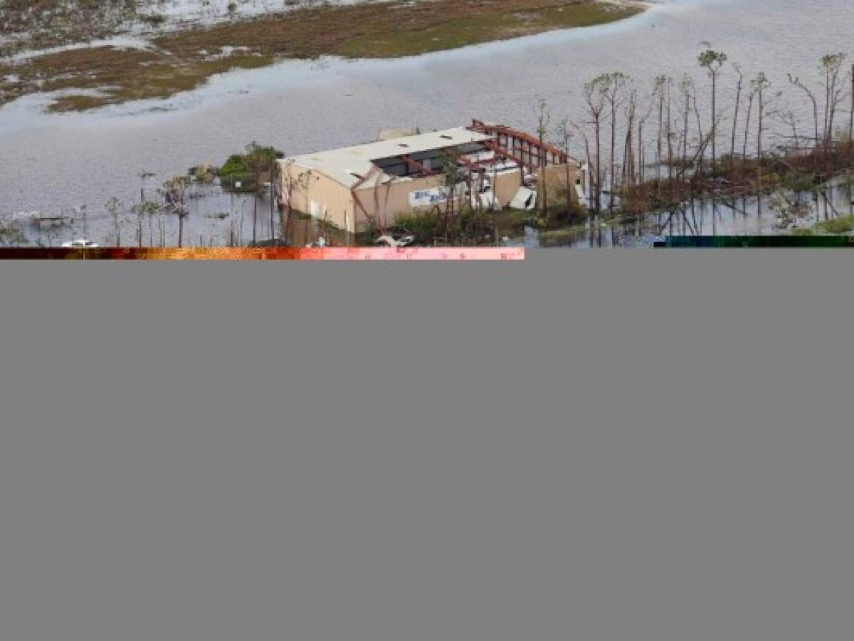 El Centro Nacional de Huracanes (NHC), con sede en Miami, informó que al tocar tierra, Dorian igualó el récord del huracán más potente del Atlántico, que data de 1935. El área más afectada fue la isla de Ábaco. El Centro Nacional de Huracanes (NHC), con sede en Miami, informó que al tocar tierra, Dorian igualó el récord del huracán más potente del Atlántico, que data de 1935. El área más afectada fue la isla de Ábaco.