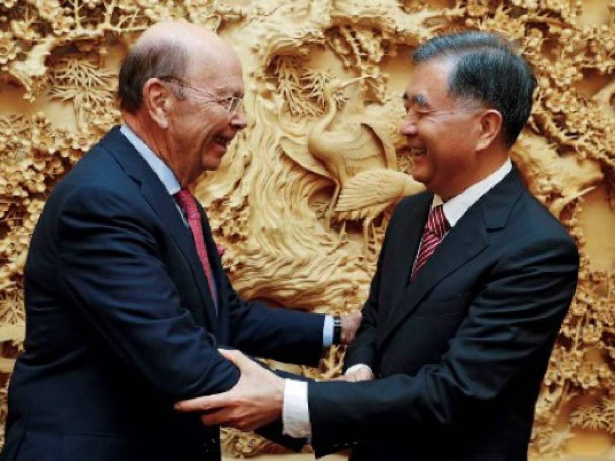 China y EE.UU. acercan posiciones comerciales durante la visita de Wilbur Ross