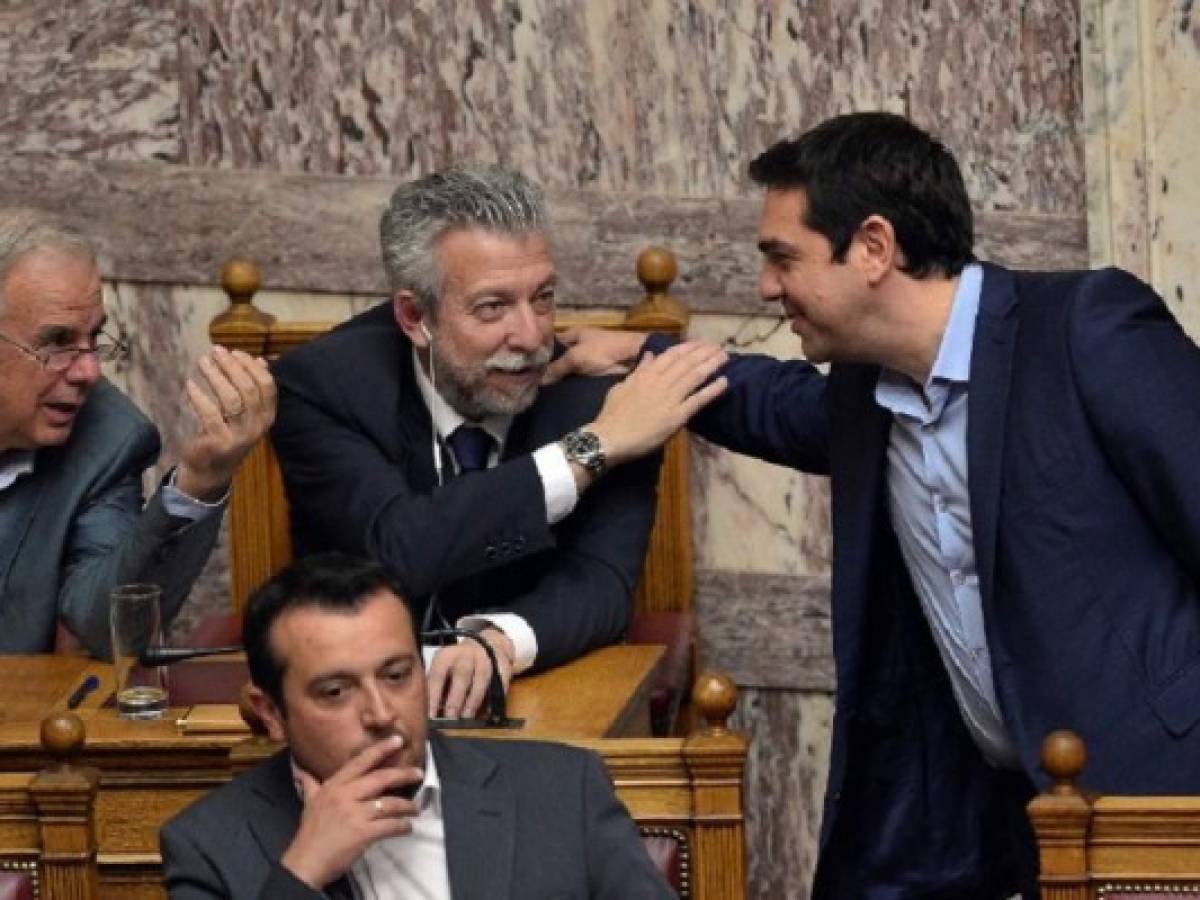 Grecia: Tsipras gana su apuesta a cambio de una fractura en su partido