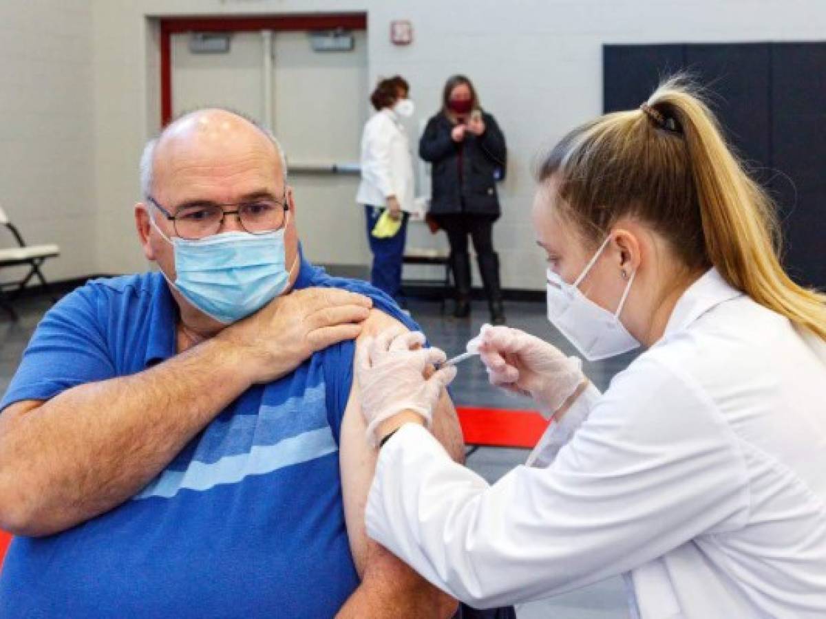 EEUU: Ya hay más personas vacunadas que casos confirmados de COVID