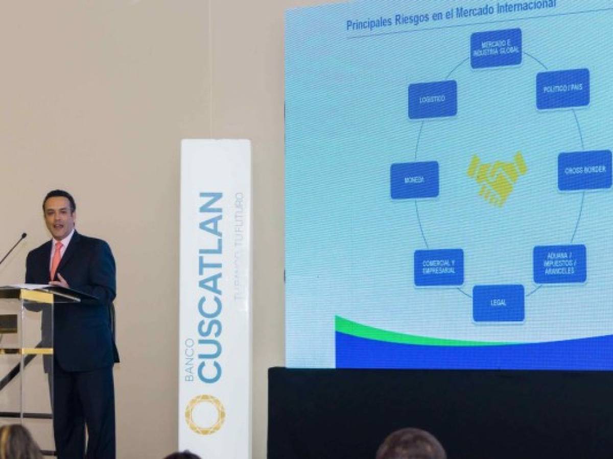 Banco Cuscatlán impulsa charlas sobre comercio exterior en El Salvador