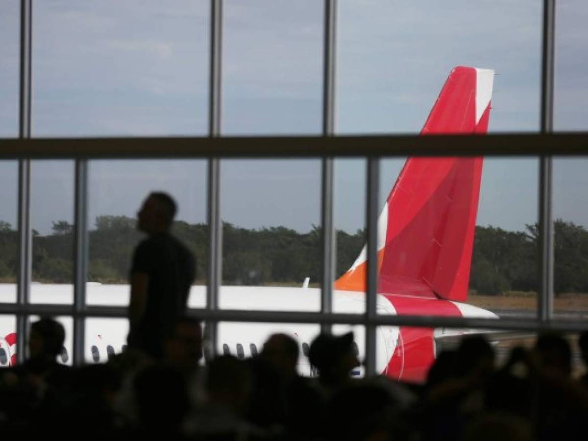 Tráfico de pasajeros de Avianca cae levemente en febrero