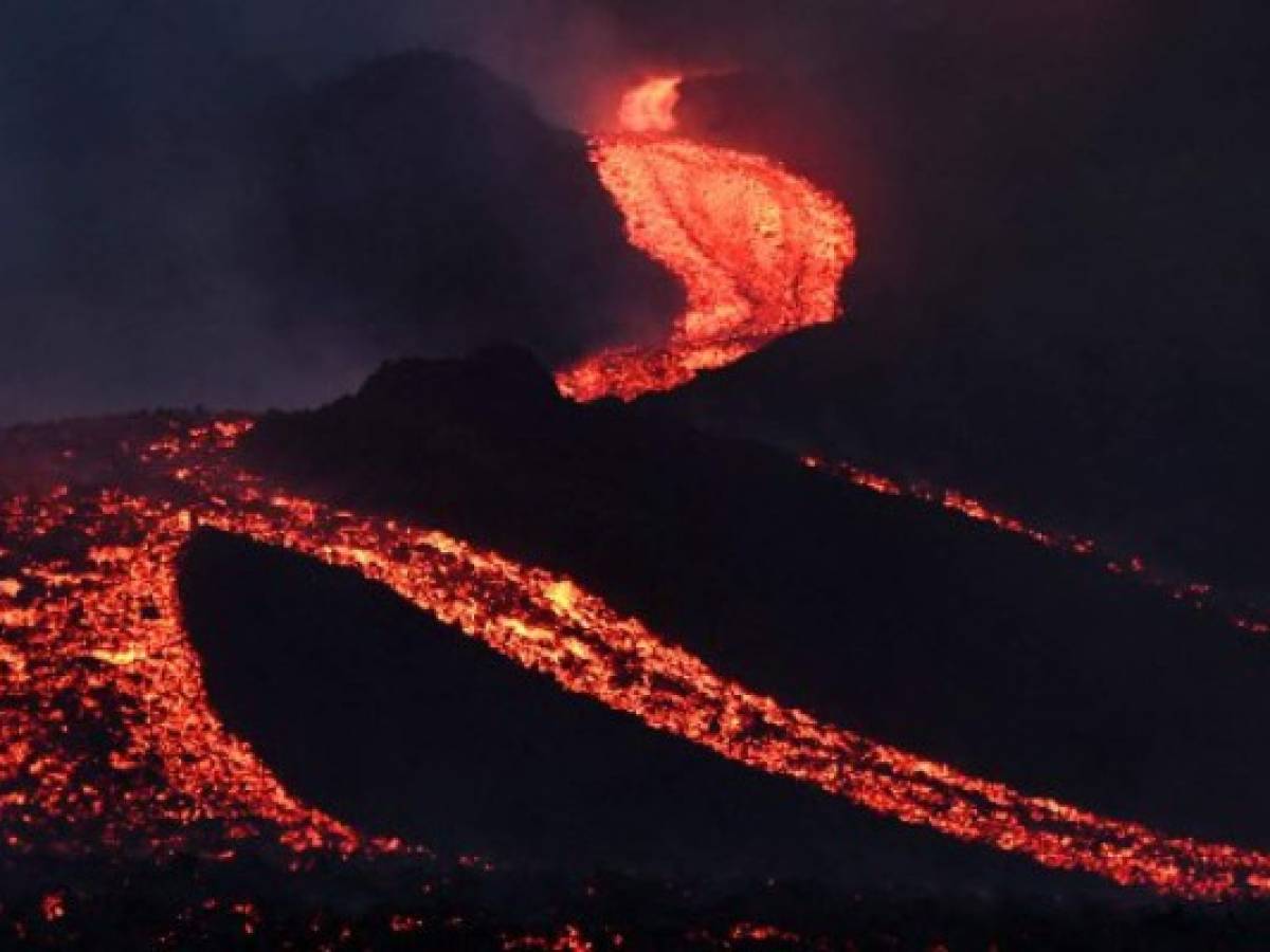 Guatemala: Nuevo flujo de lava de Volcán Pacaya avanza imparable
