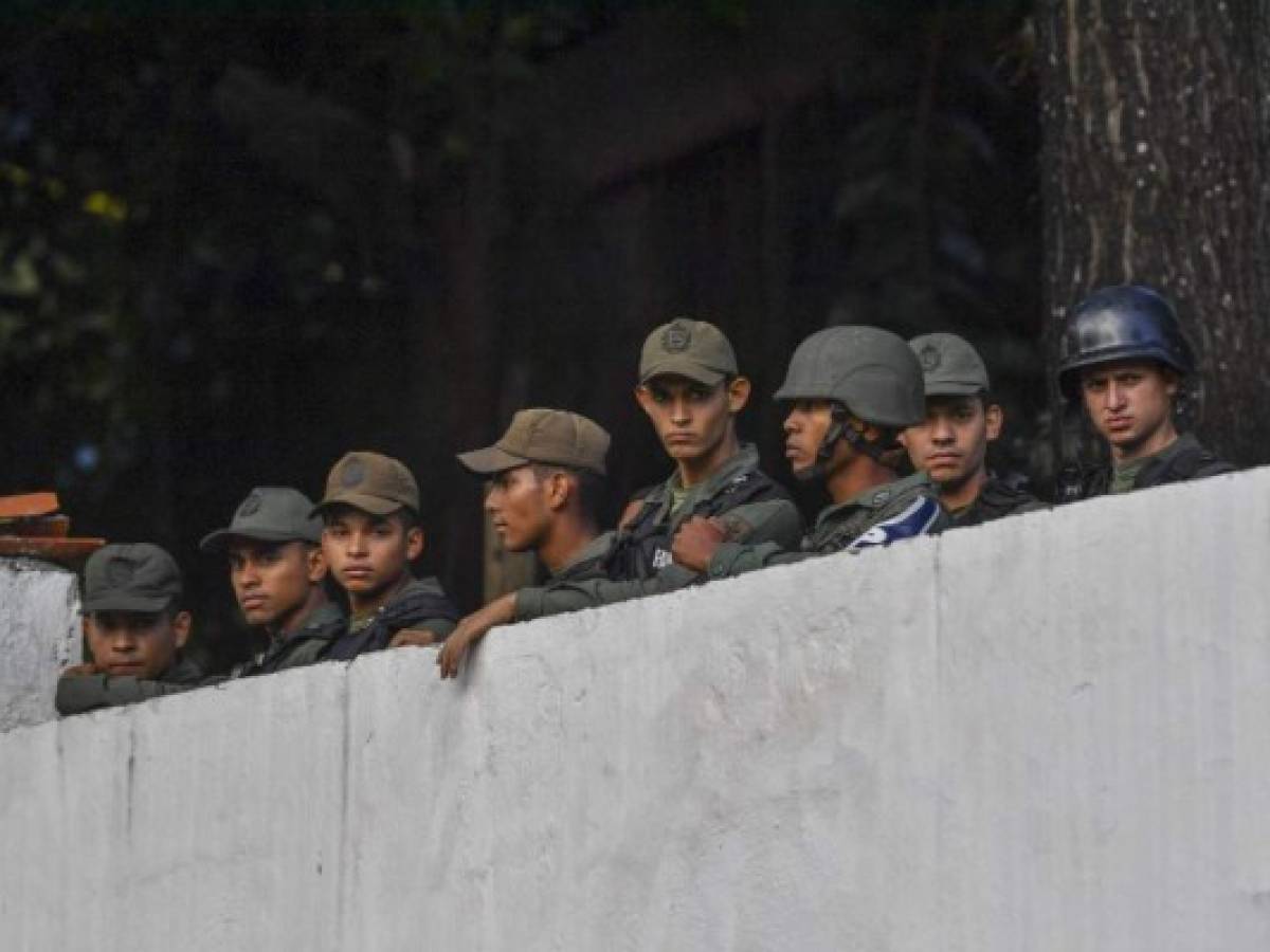 Venezuela: Veintisiete militares detenidos por alzamiento contra Maduro