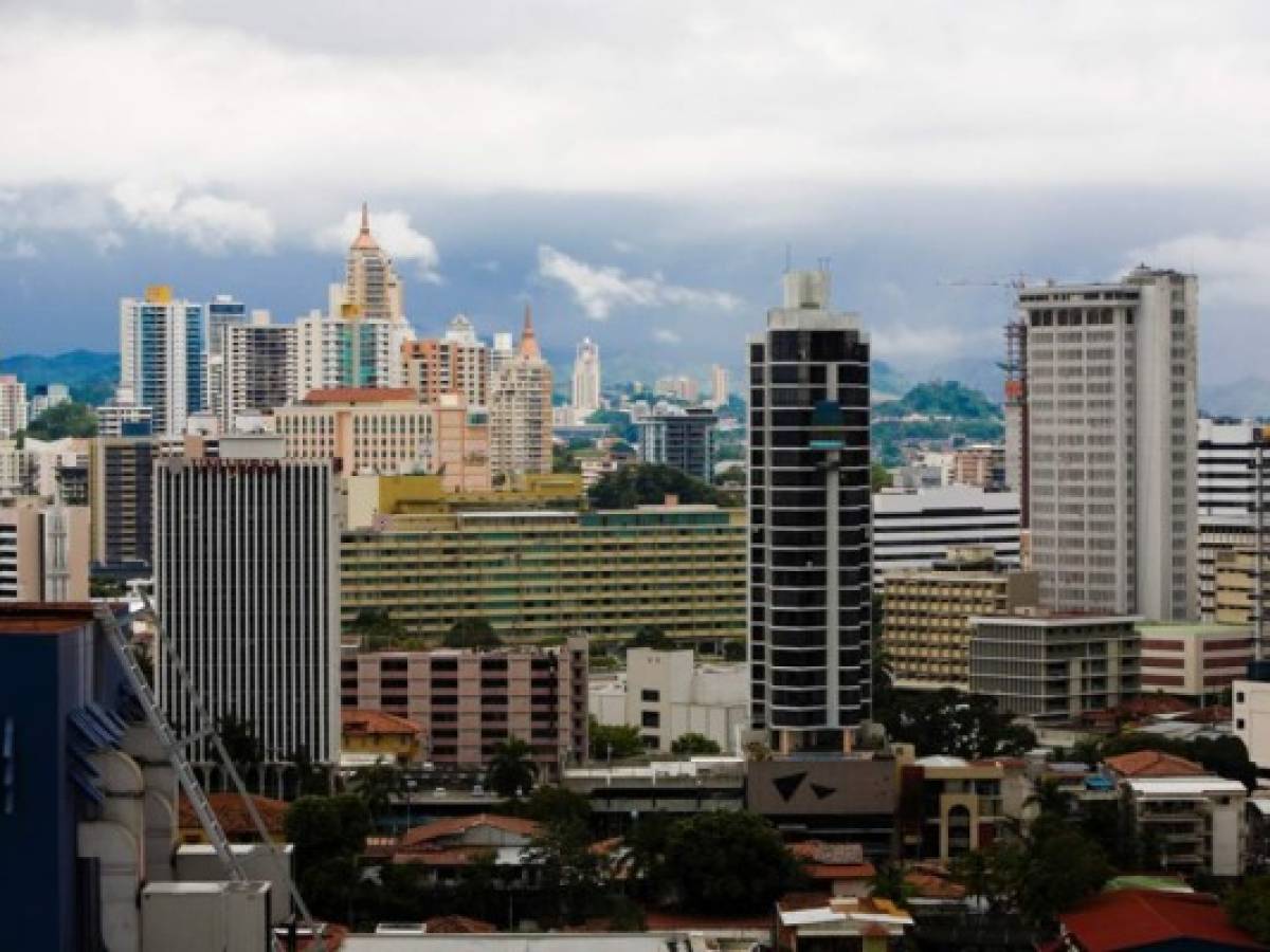 Panamá busca nuevos miembros para centro bancario