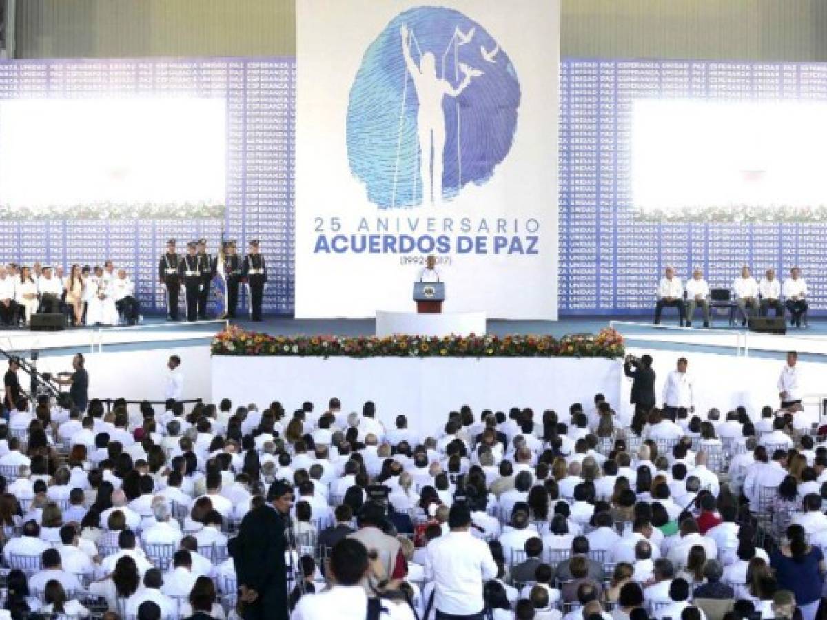 El Salvador: 25 años de los Acuerdos de Paz y varias deudas