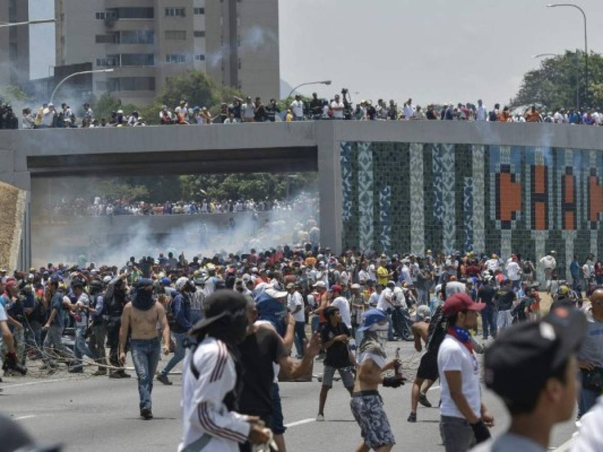 Venezuela: Nuevos choques entre Militares y opositores en Caracas