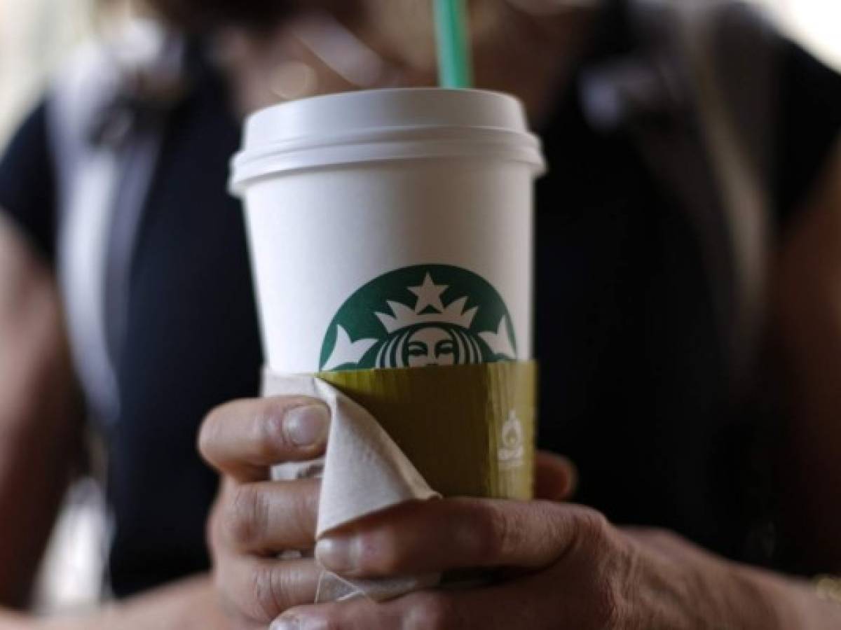Starbucks agrega 'delivery' para sumar clientes