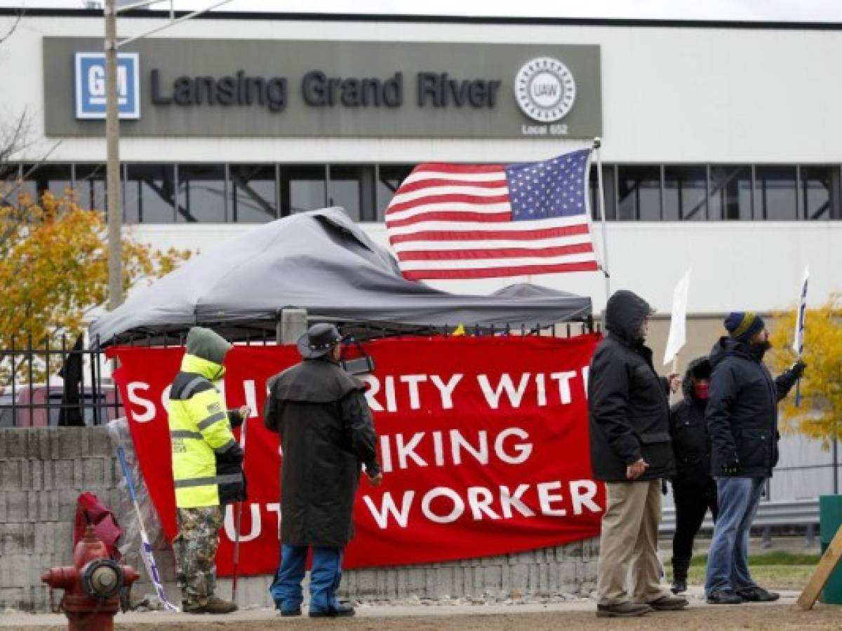 Anuncian acuerdo tentativo para finalizar huelga en General Motors