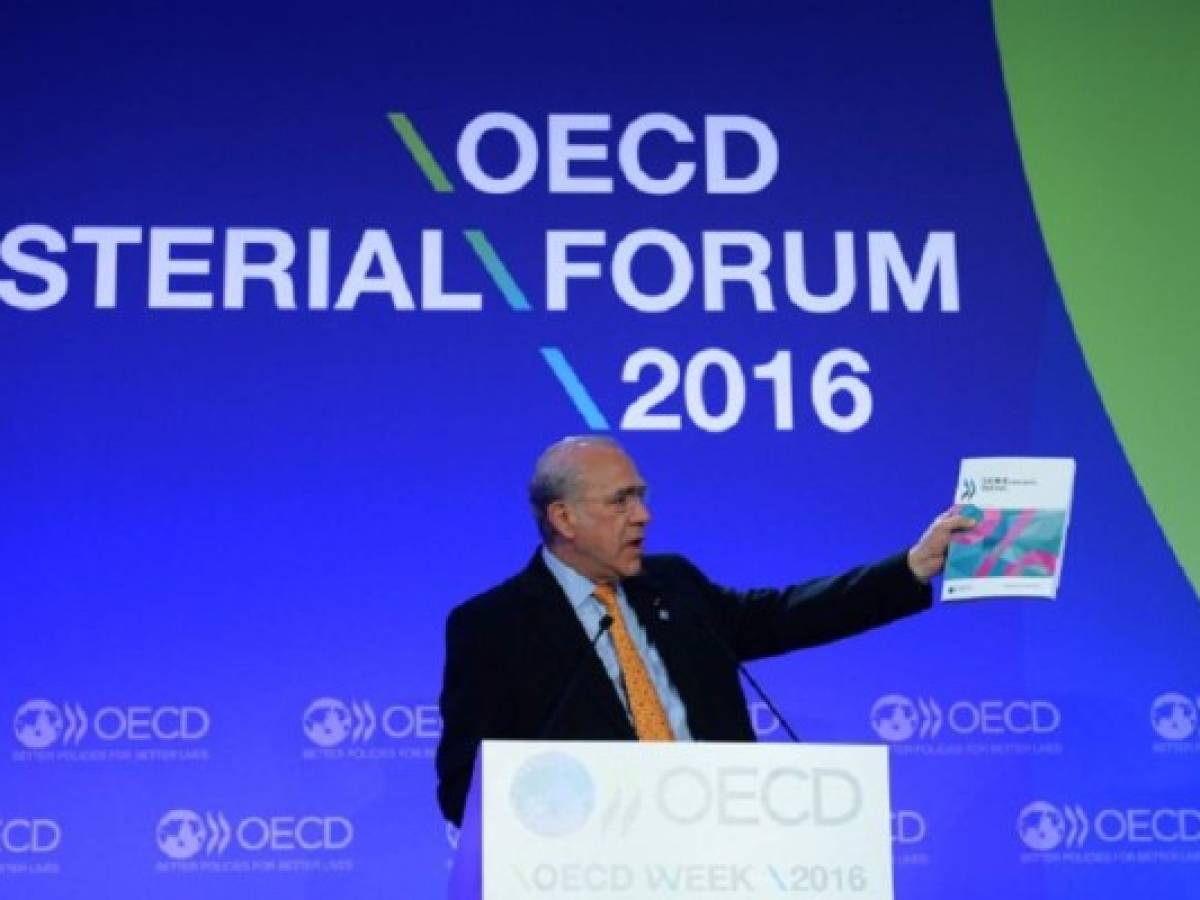 OCDE urge a tomar medidas para 'salir de la trampa del crecimiento débil'