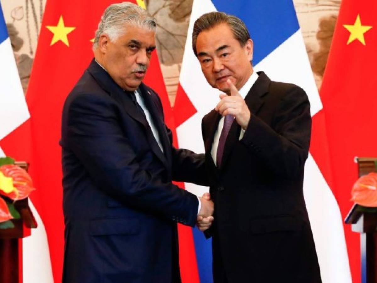 Presidente dominicano negó que apertura de relaciones con China sea por dinero
