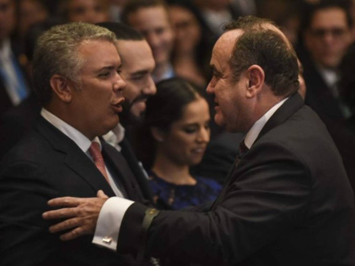 Presidente guatemalteco anuncia cooperación militar antidrogas con Colombia