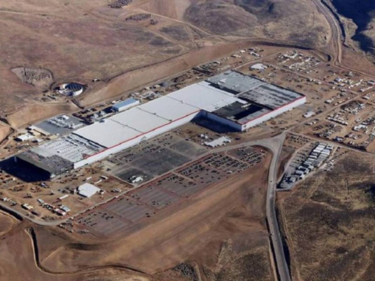 La descomunal fábrica de Tesla echa a andar y ya produce baterías en masa