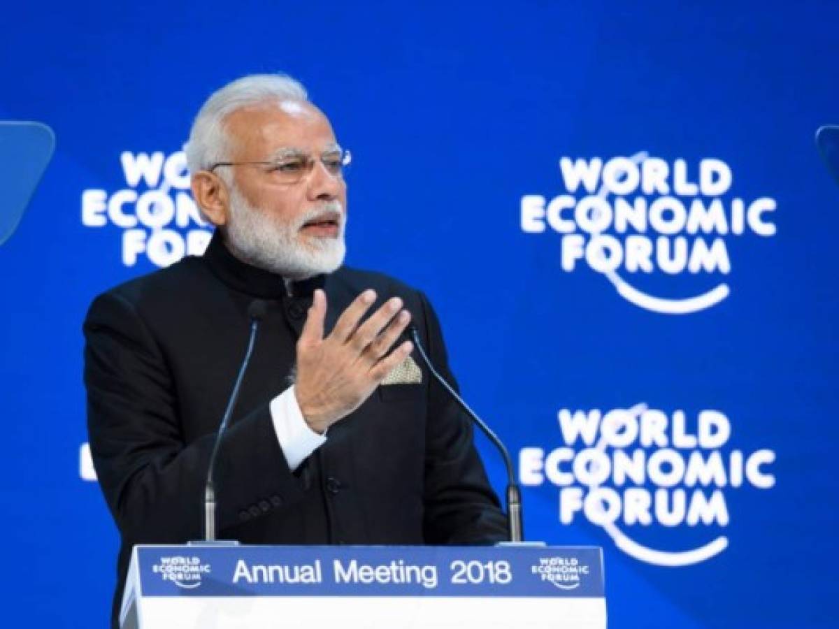 Davos: Primer ministro de India defiende la globalización