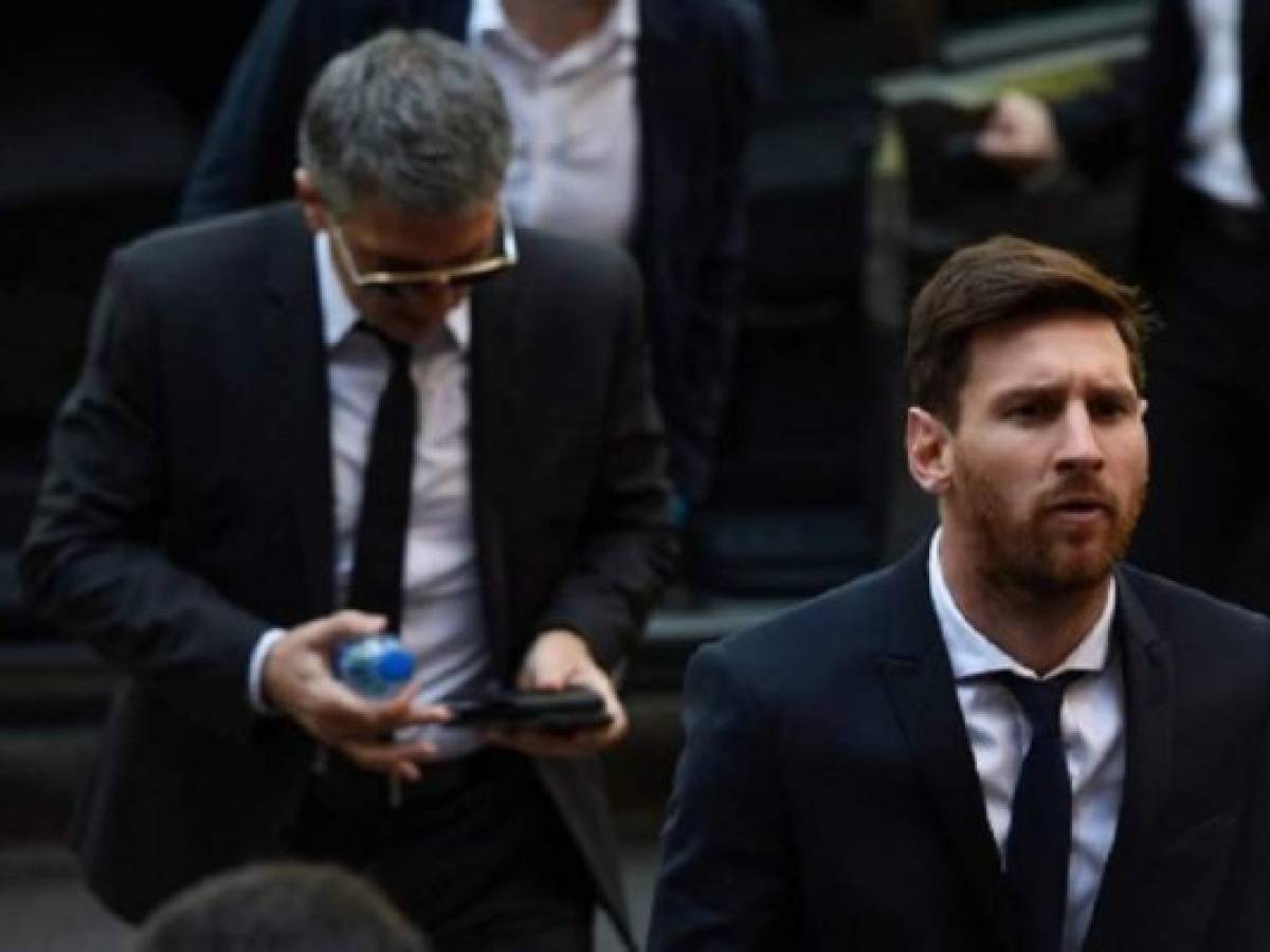 Messi en los juzgados de Barcelona. (Foto: AFP).