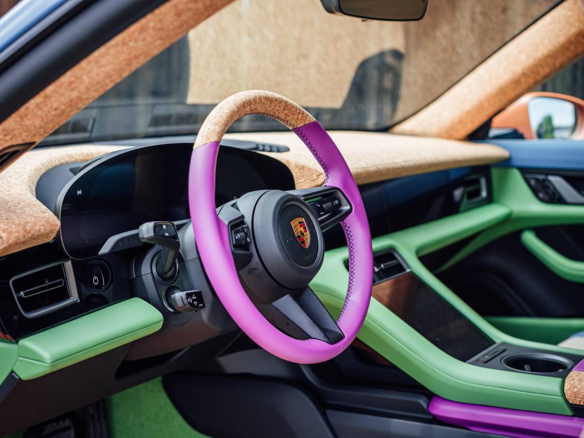 Porsche se une al diseñador Sean Wotherspoon para crear un vehículo inspirado en zapatillas deportivas Porsche se une al diseñador Sean Wotherspoon para crear un vehículo inspirado en zapatillas deportivas