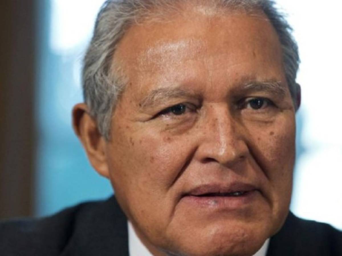 Gobierno salvadoreño busca acuerdos con oposición para resolver déficit fiscal