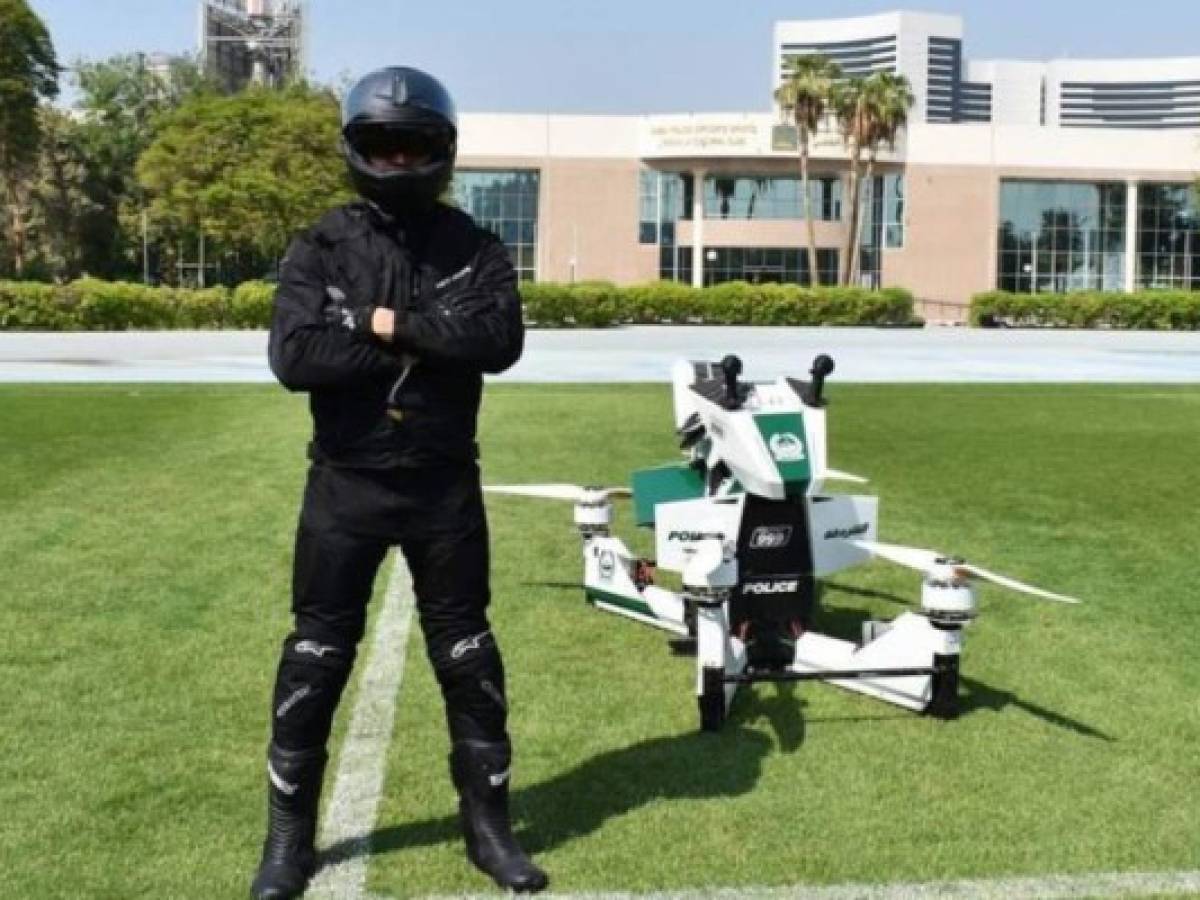 La policía de Dubái patrullará las calles desde las alturas