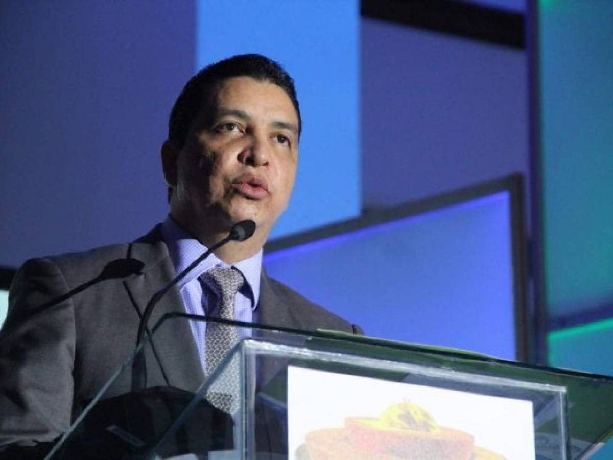 Dimite ministro de Energía y Minas de Guatemala y ataca a oposición