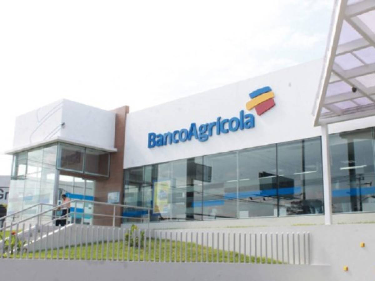 Sánchez Cerén se reúne con Bancolombia