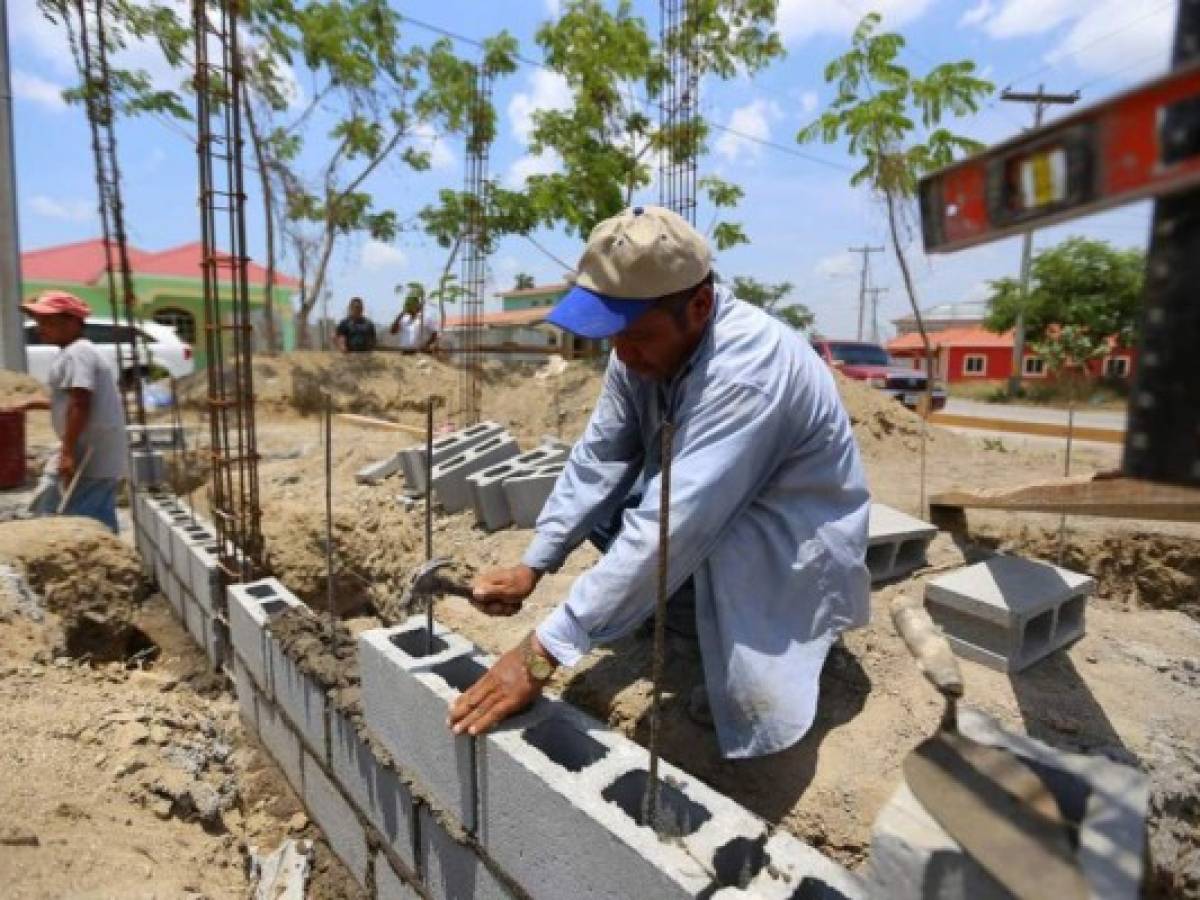 Repunta construcción en Honduras, pero sigue en números rojos