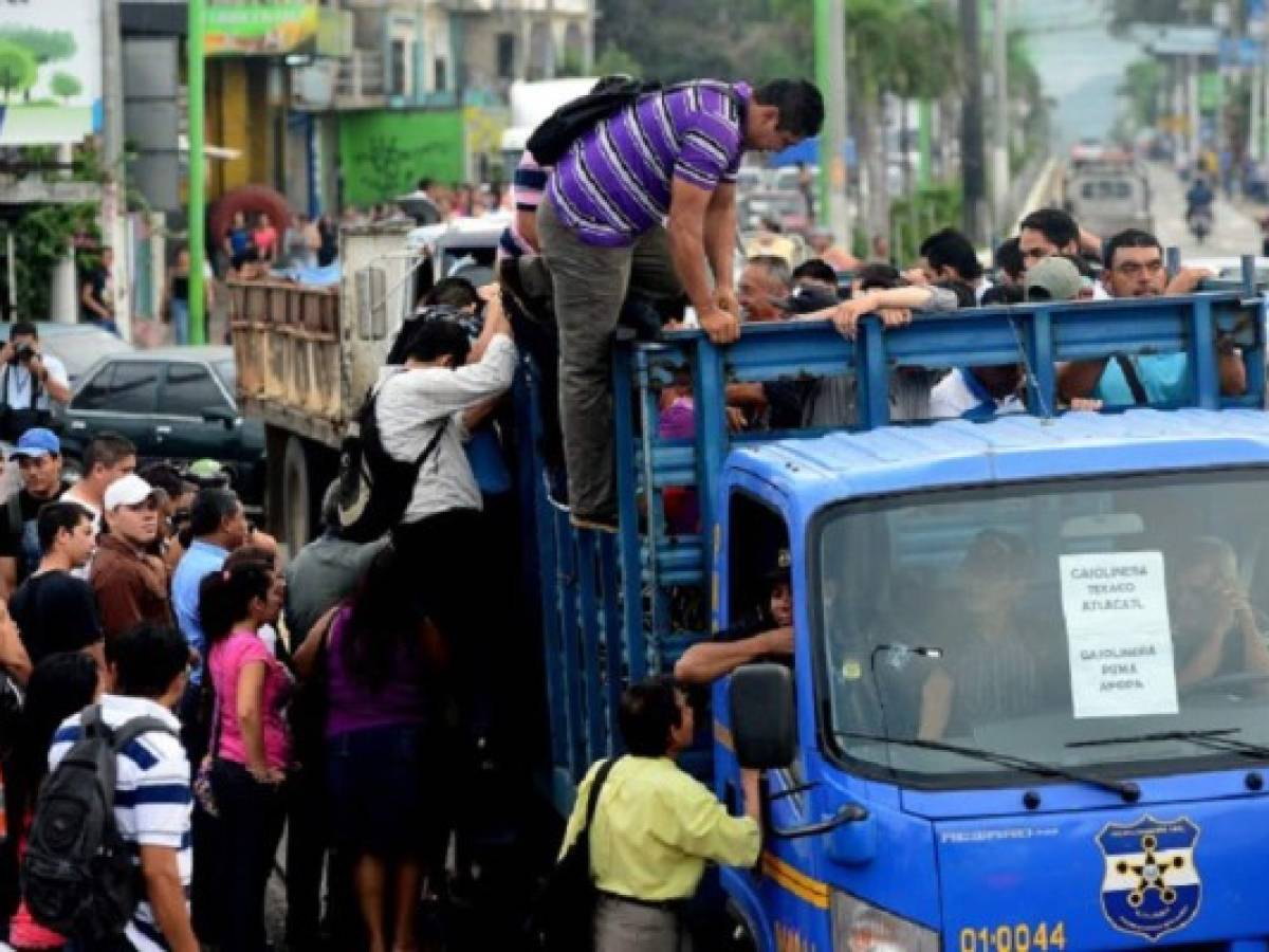 Crece número de rutas afectadas por paro de transporte en El Salvador