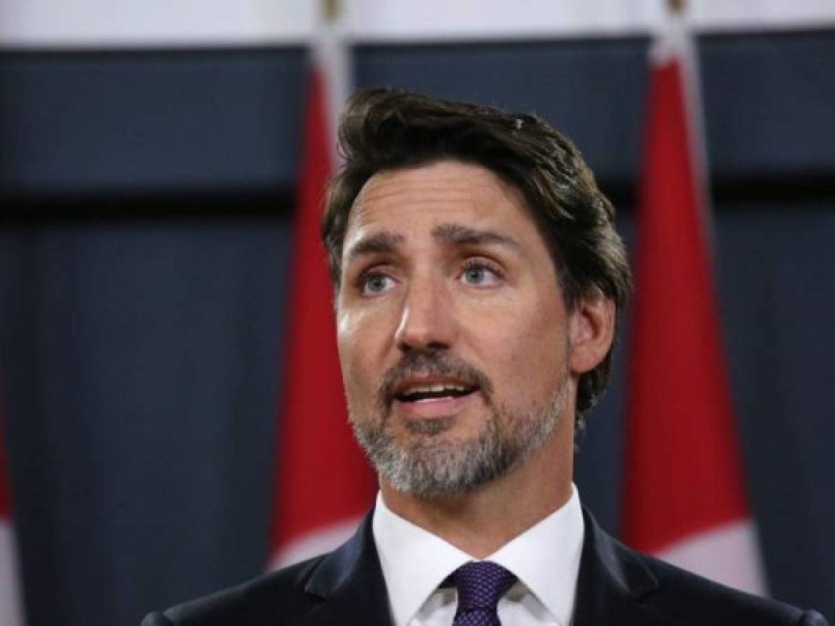 El desastre, que resultó en la muerte de 176 personas, incluidos 63 canadienses, ocurrió poco después de que Teherán disparara misiles contra bases militares utilizadas por el ejército estadounidense en Irak. El desastre, que resultó en la muerte de 176 personas, incluidos 63 canadienses, ocurrió poco después de que Teherán disparara misiles contra bases militares utilizadas por el ejército estadounidense en Irak.