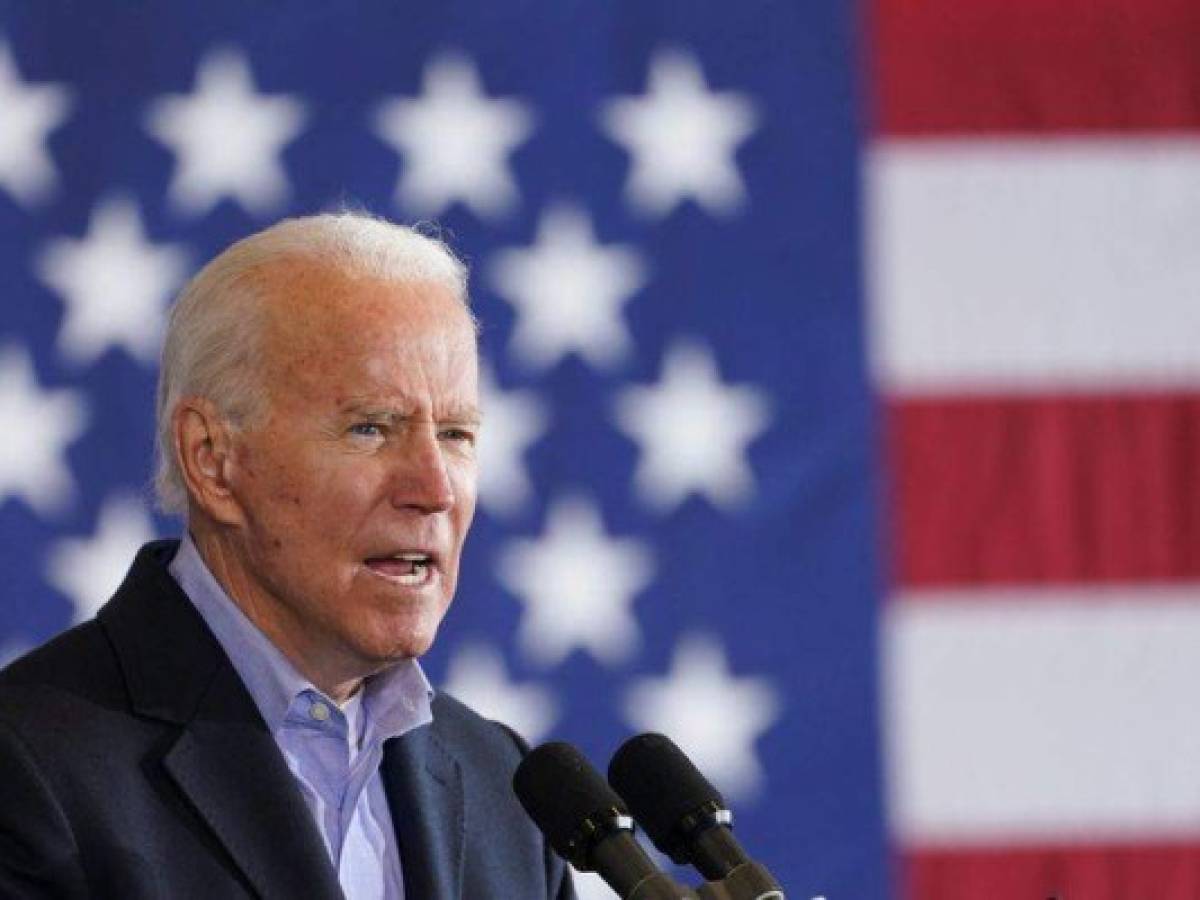 El exvicepresidente Joe Biden se llevó los cinco votos emitidos para presidente en Dixville Notch, una pequeña localidad de Nueva Hampshire. Siguiendo la tradición, los votantes se reúnen a medianoche para ser unos de los primeros en EE.UU. en sufragar el día de la elección.