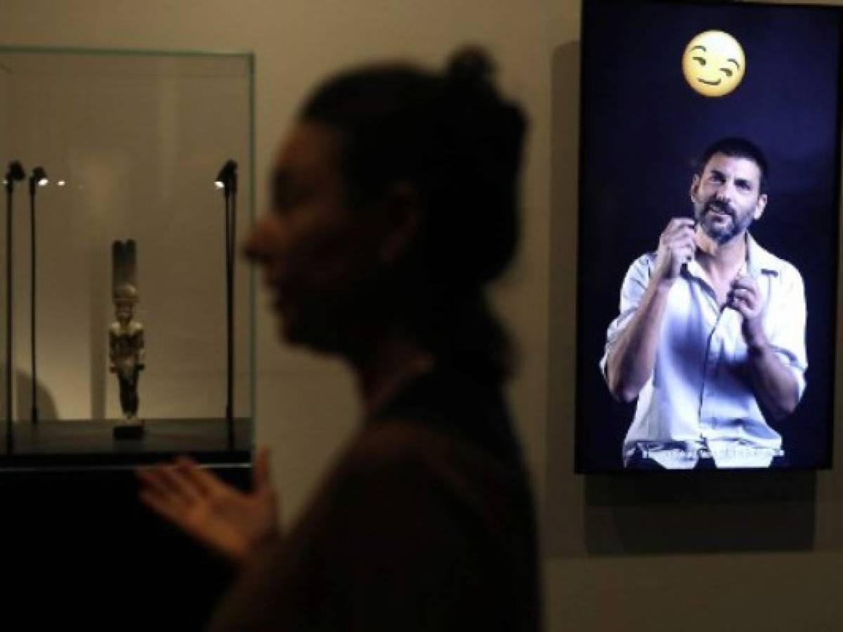 Los emojis, una pista clave para entender los jeroglíficos en un museo de Israel