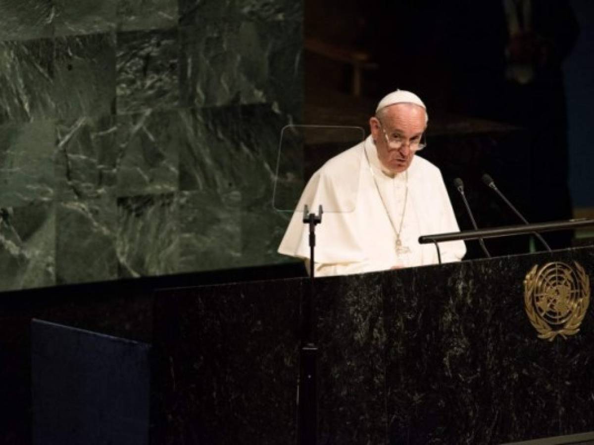 Papa denuncia el 'narcotráfico' que mata 'silenciosamente' a millones