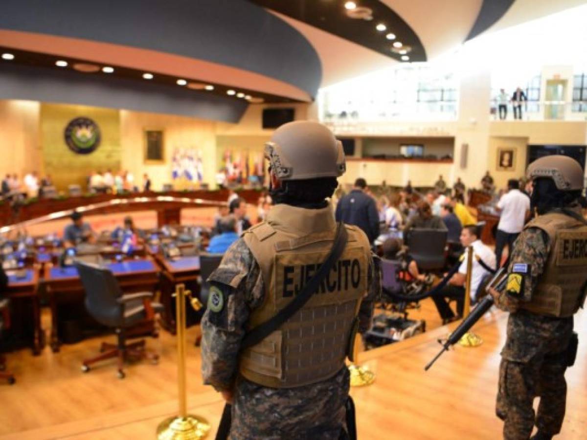Crisis política en El Salvador resucita el fantasma del militarismo en América Latina